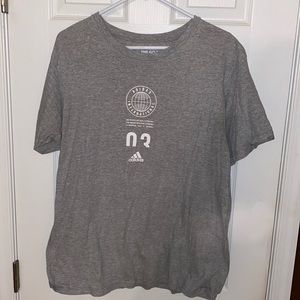 Adidas Men’s Size Large Grey T-shirt